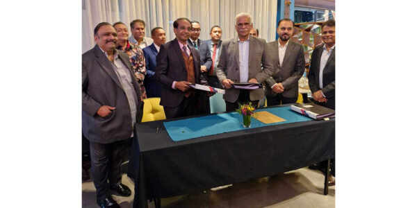 Signing Refinery Project Agreement in AbroadSigning Refinery Project Agreement in Abroad